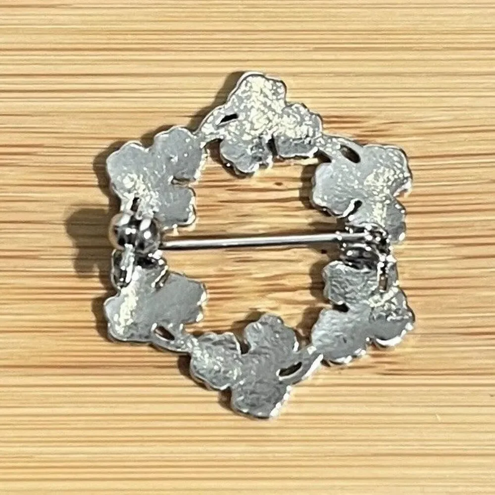 Forget Me Not Flower Pin Brooch Silver Tone Blue Enamel Wreath Boxed Retro 1